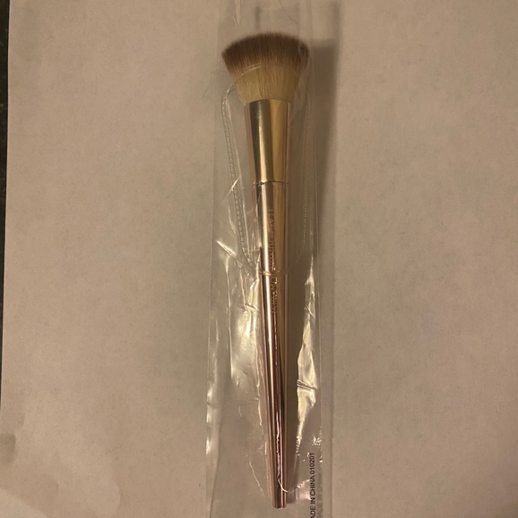 Lot of Four F.A.R.A.H New Makeup Brushes - Picture 4 of 5